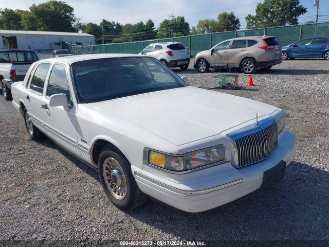  Salvage Lincoln Towncar