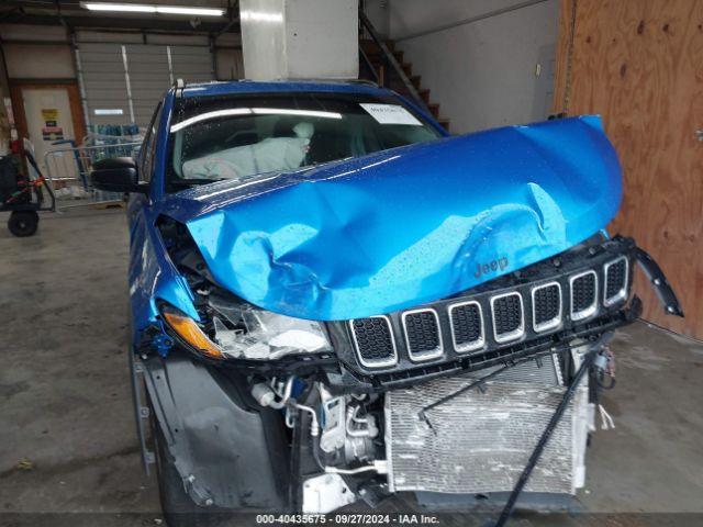  Salvage Jeep Compass