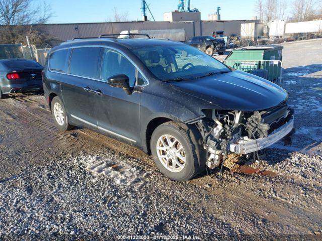  Salvage Chrysler Pacifica