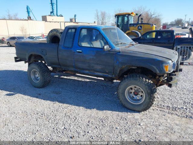  Salvage Toyota Pickup