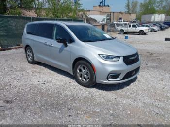  Salvage Chrysler Pacifica