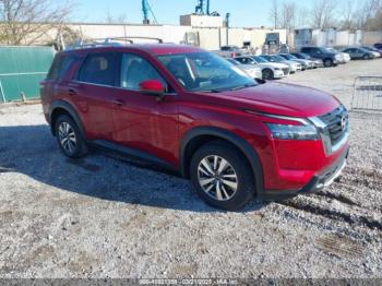  Salvage Nissan Pathfinder