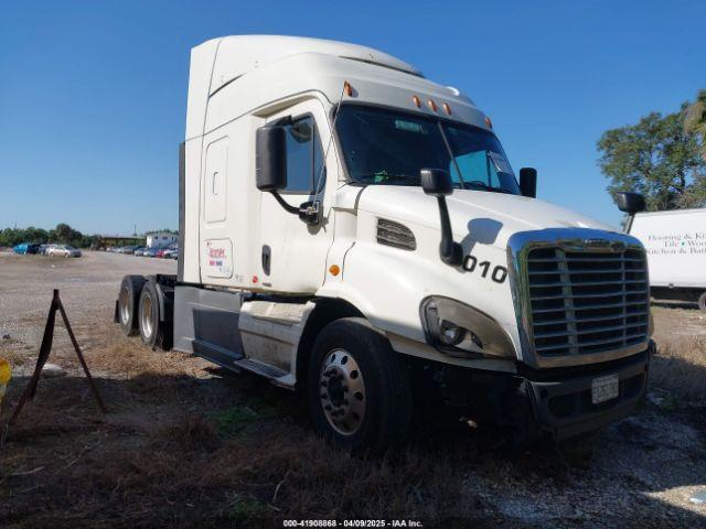  Salvage Freightliner Cascadia 113