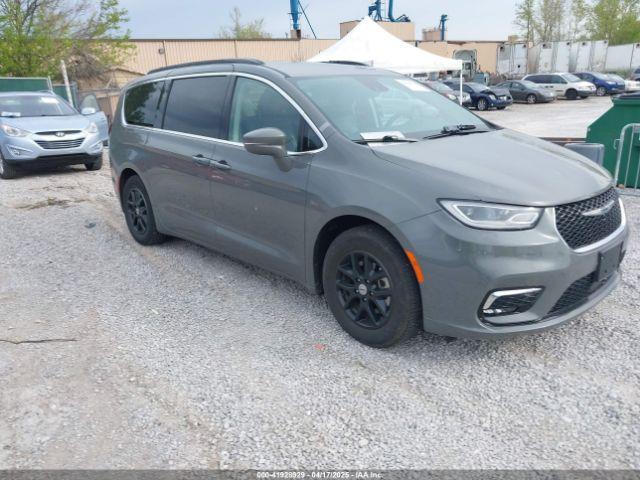  Salvage Chrysler Pacifica
