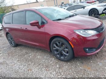  Salvage Chrysler Pacifica