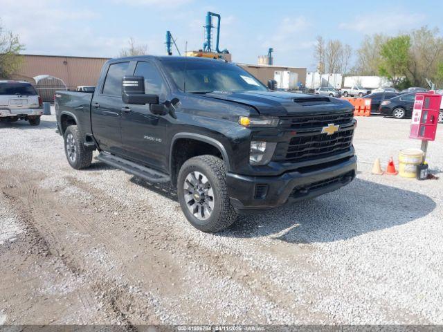 Salvage Chevrolet Silverado 2500