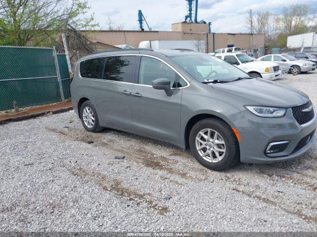  Salvage Chrysler Pacifica