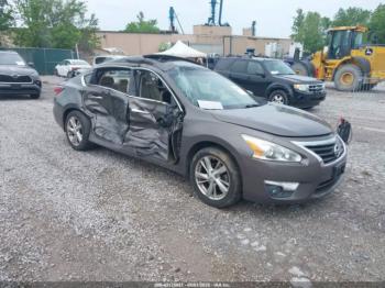  Salvage Nissan Altima