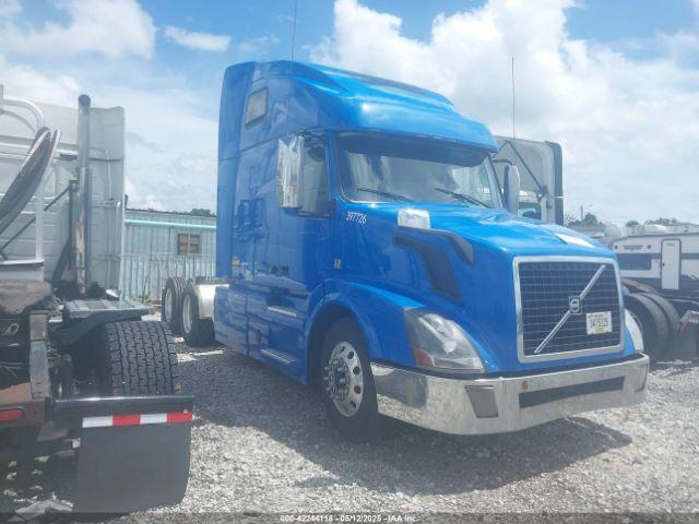  Salvage Volvo Vnl