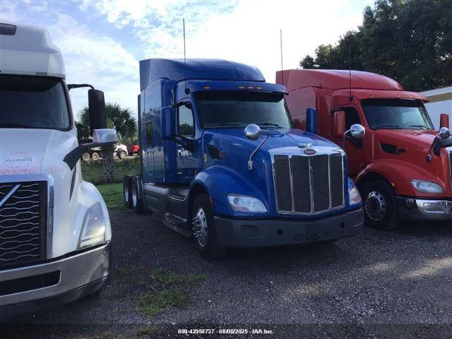  Salvage Peterbilt 579