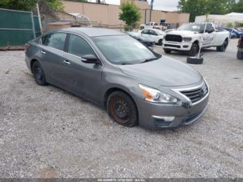  Salvage Nissan Altima