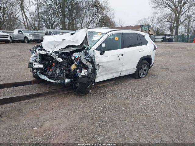 Toyota RAV4 Xle Image 2