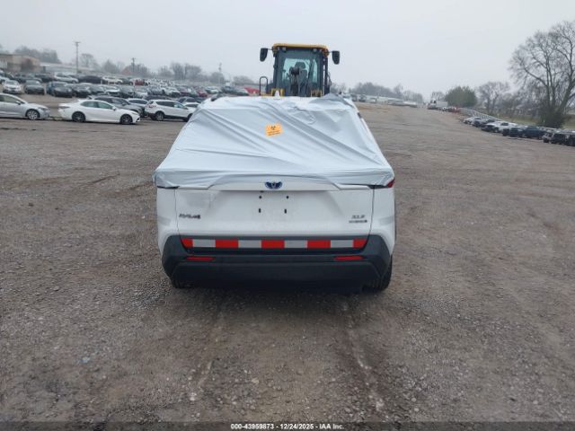 Toyota RAV4 Xle Image 10