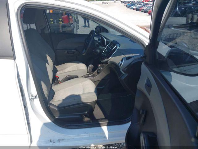 Chevrolet Sonic Ls Auto Image 9