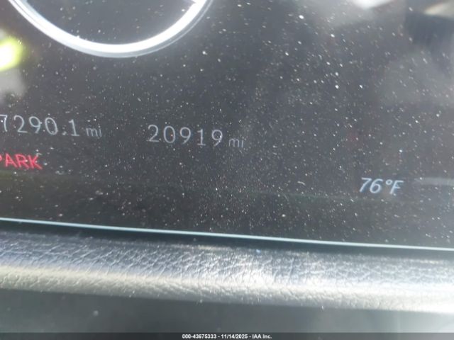 Mercedes-Benz GLB Image 11