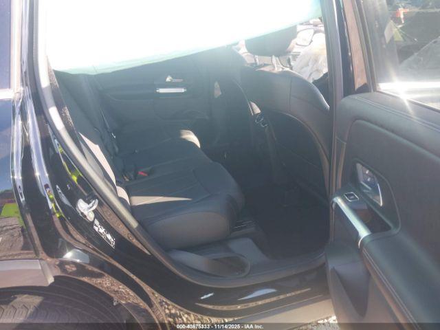 Mercedes-Benz GLB Image 10