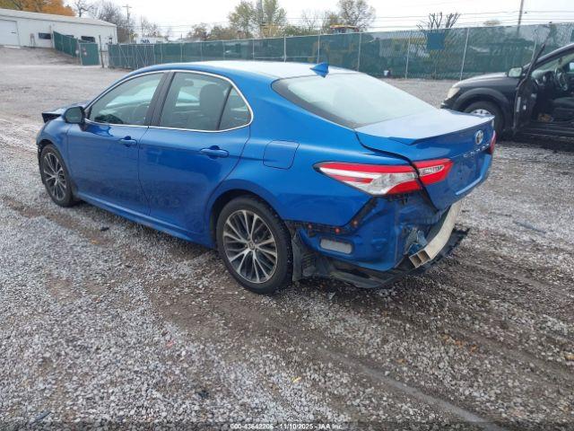 Toyota Camry Se Image 14