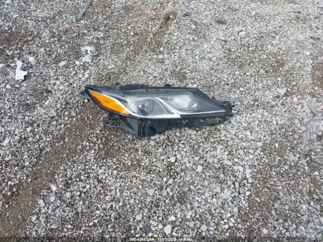 Toyota Camry Se Image 17