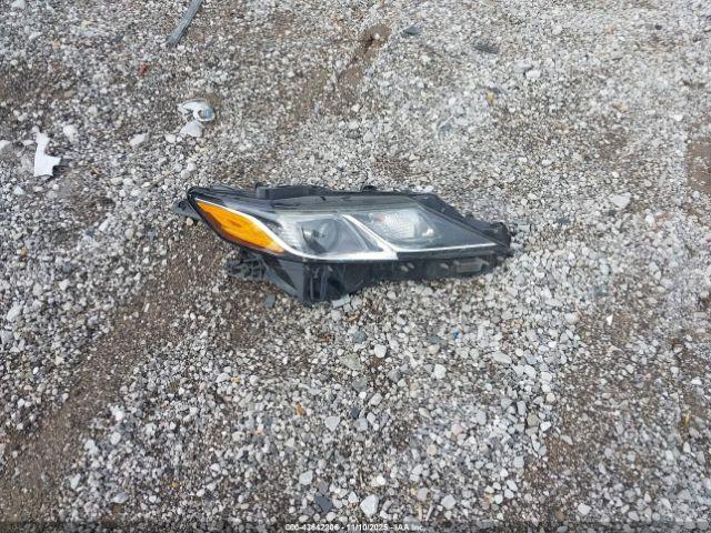 Toyota Camry Se Image 17