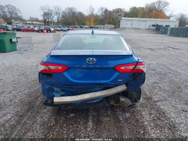 Toyota Camry Se Image 20