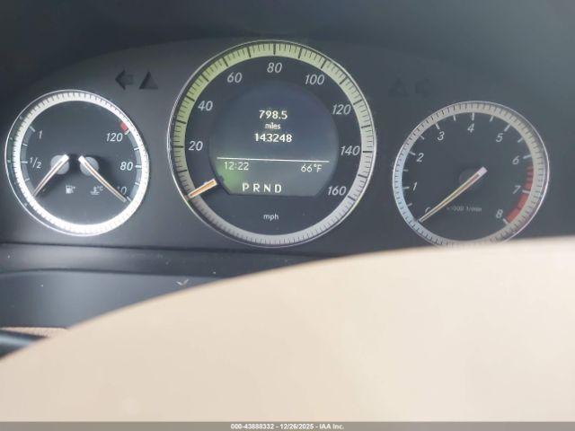 Mercedes-Benz C-Class Luxury 4matic Image 4