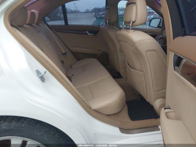 Mercedes-Benz C-Class Luxury 4matic Image 6