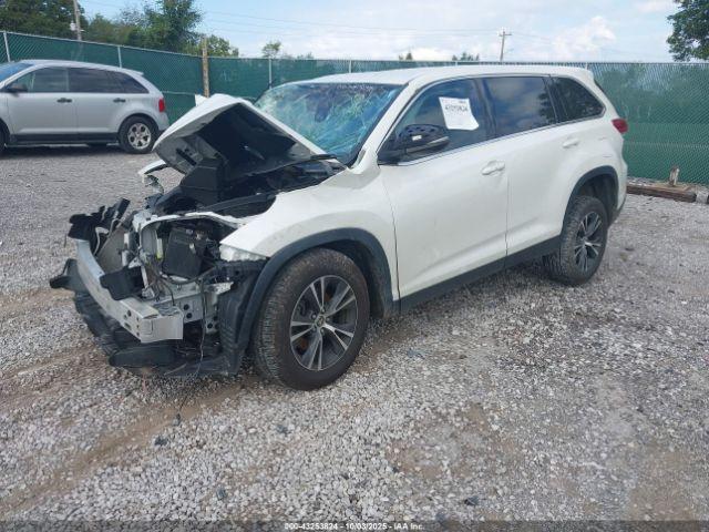 Toyota Highlander Le Image 3