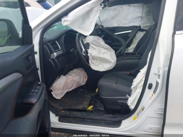 Toyota Highlander Le Image 5