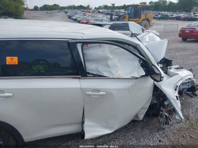 Toyota Highlander Le Image 13