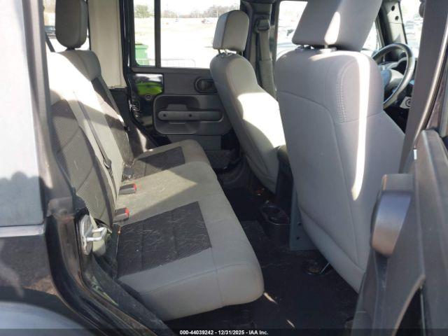 Jeep Wrangler Unlimited X Image 9