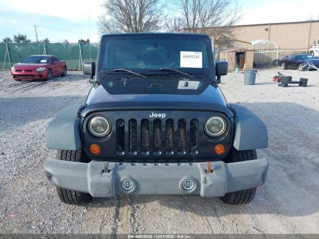 Jeep Wrangler Unlimited X Image 16