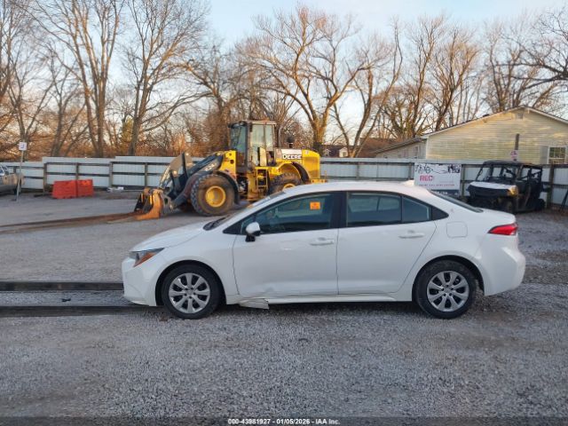 Toyota Corolla Le Image 4