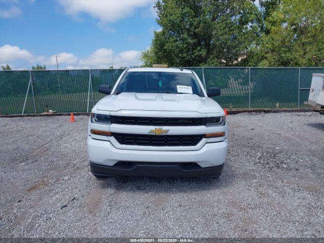 Chevrolet Silverado 1500 Custom Image 16