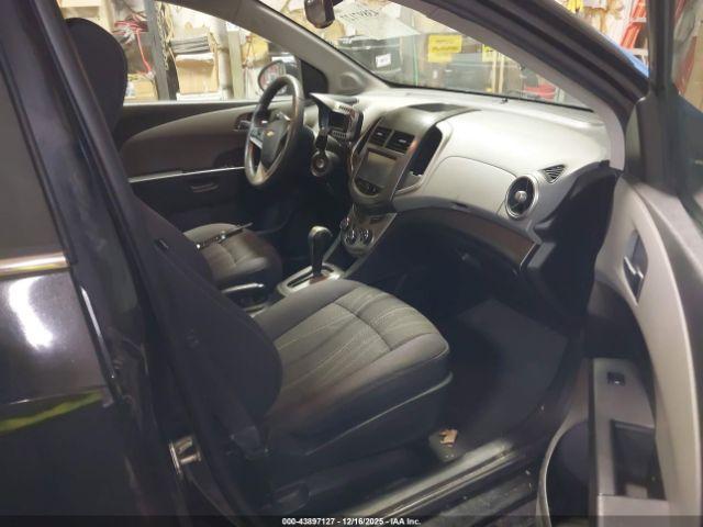 Chevrolet Sonic Lt Auto Image 4