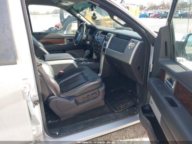 Ford F-150 Lariat Image 8